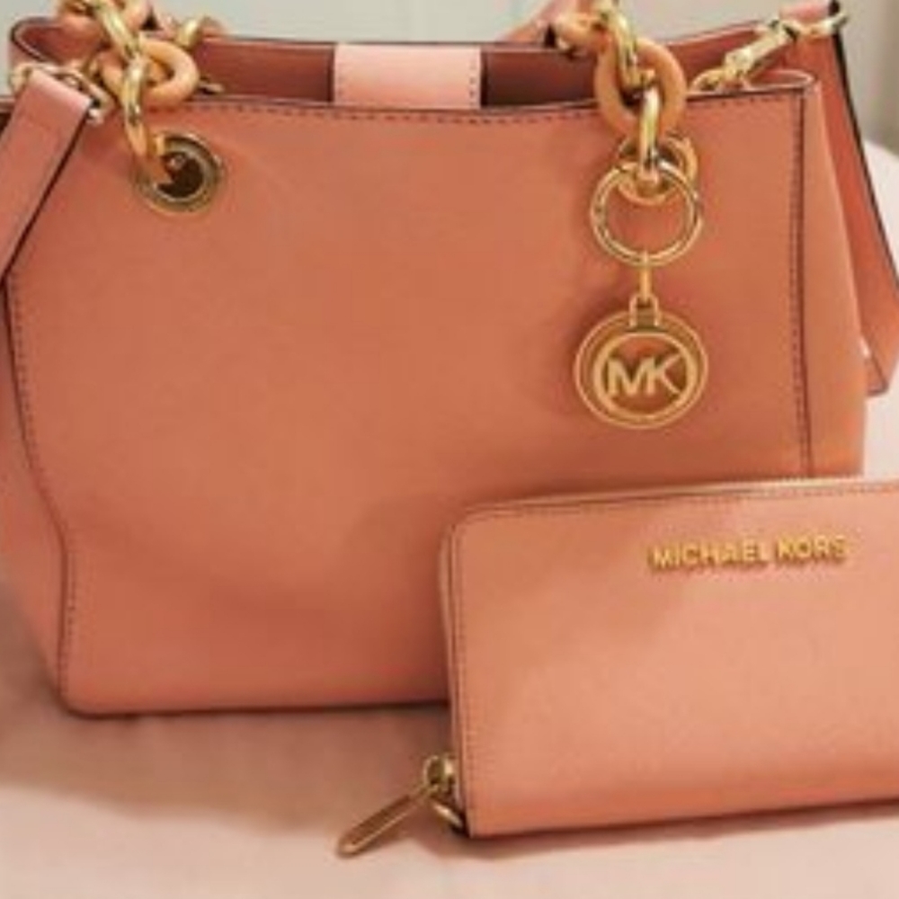 Michael Kors middle size Leather Bag with wallet set - Pink